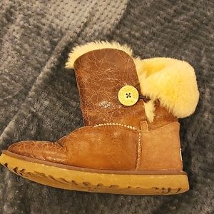 Ugg Bomber Crackled Leather Boots size 8 womens